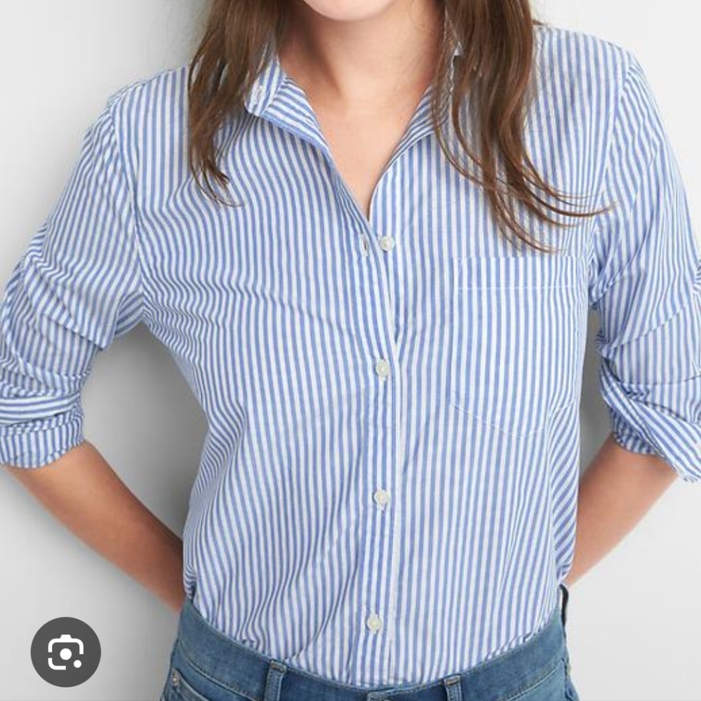 Gap Blue and White Striped Button-Up Shirt Size Medium NWT